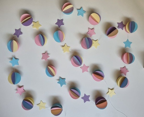 Producto - Guirnalda de circulos y estrellas 3D