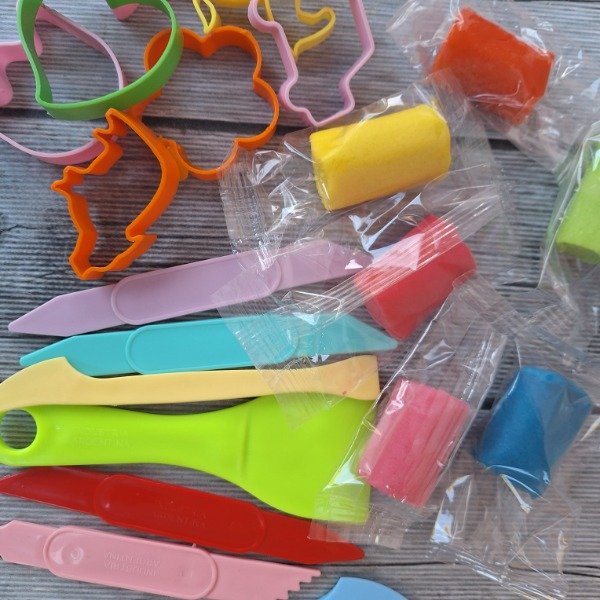 Producto - Valijita Plástica color con Masa - 2