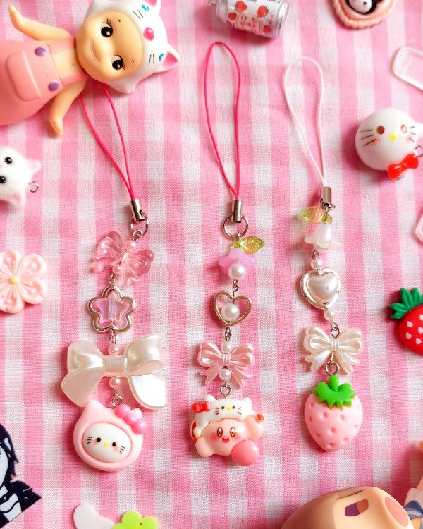 Producto - MORE! CUTE CHARMS!