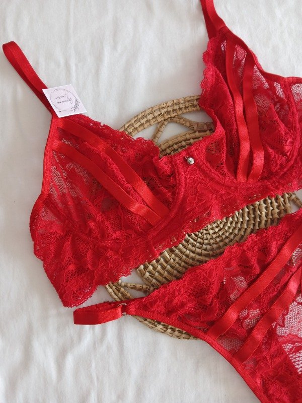 Producto - Conjunto encaje con aro rojo T.95