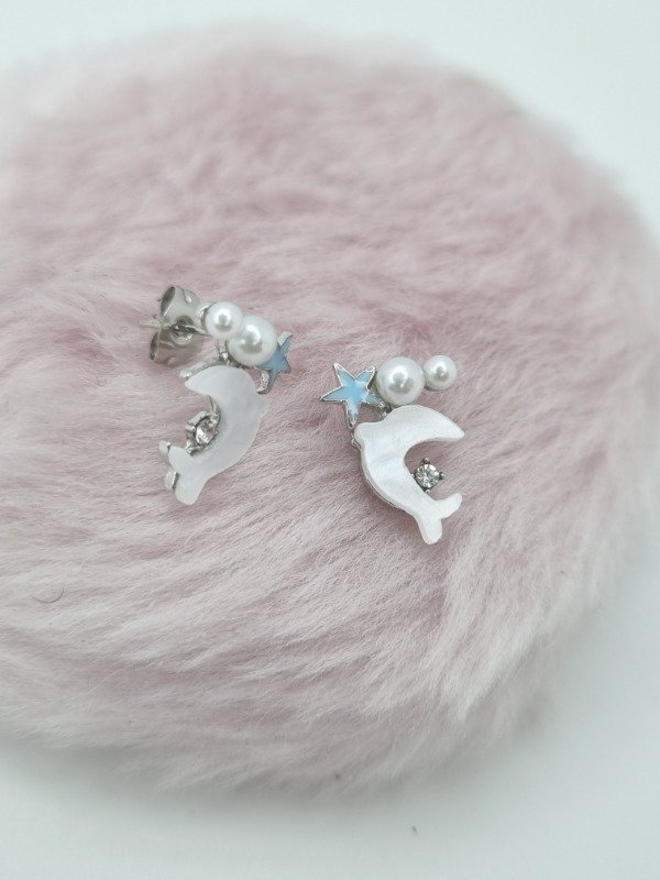 Producto - Aros acero quirurgico pasante delfín nacar perla strass