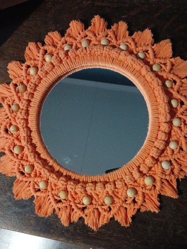 Producto - Espejo Decorativo en Macramé- Naranja Atardecer