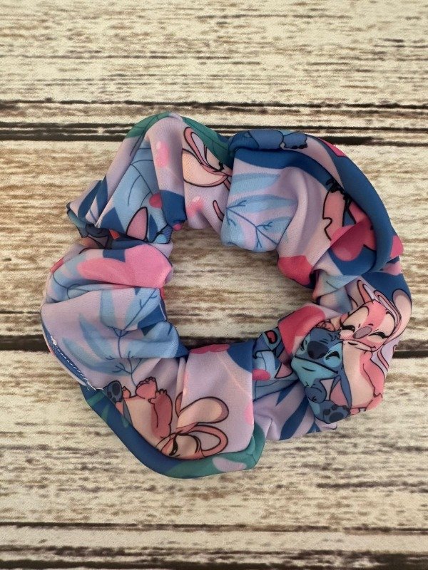 Producto - ANGEL STICHT ( SCRUNCHES)