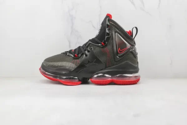 Producto - Nike LeBron 19 Bred