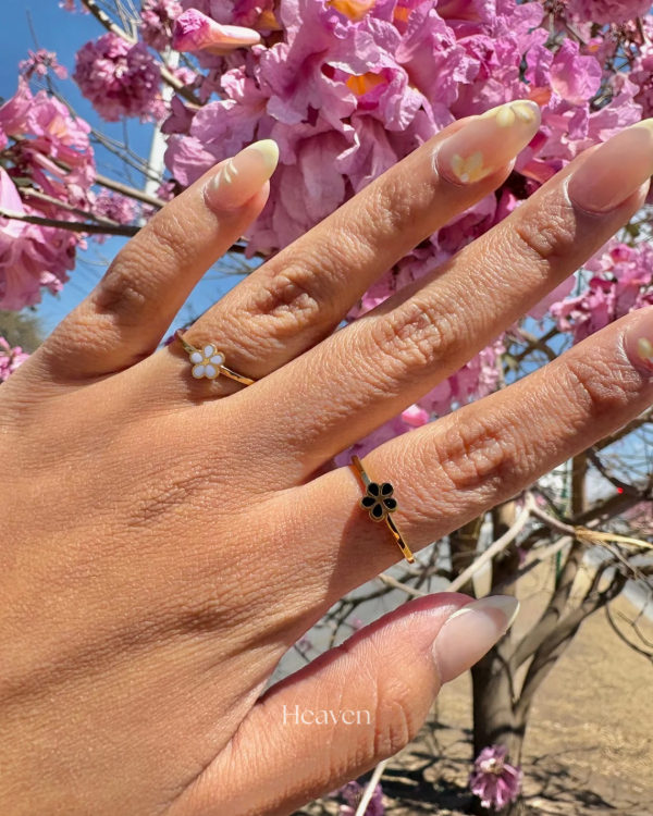 Producto - Anillos flor acero dorado