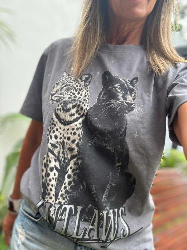 Producto - remera gris