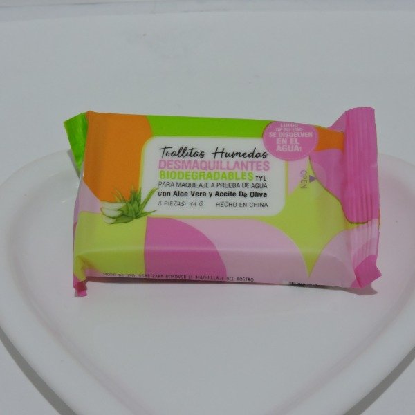 Producto - Toallita demaquillante TyL