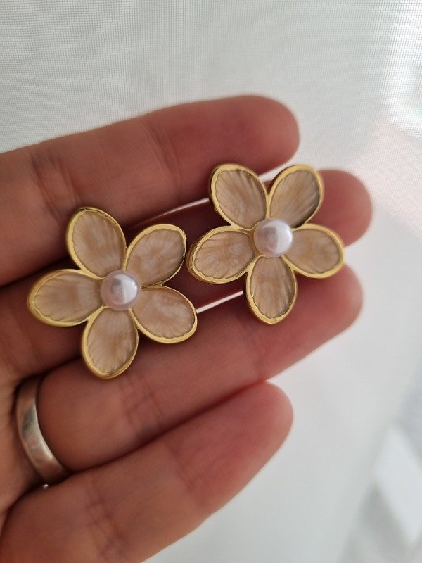 Producto - Flores color arena Ad