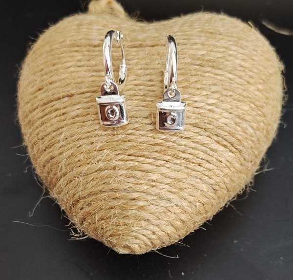 Producto - Argollas dije Cuadrado con Puntito en el centro