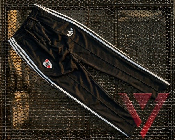 Producto - PANTALÓN RIVER 2026