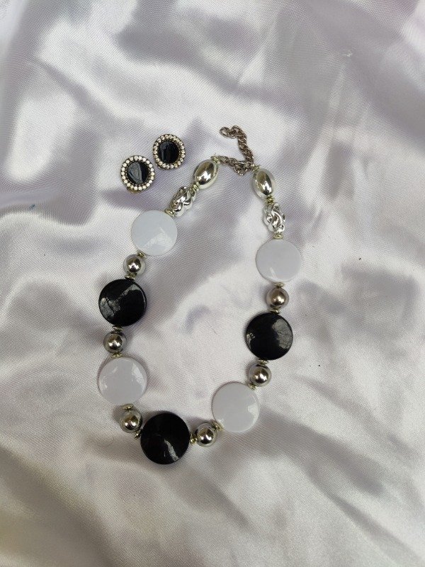 Producto - Set Collar y Aros Black and White