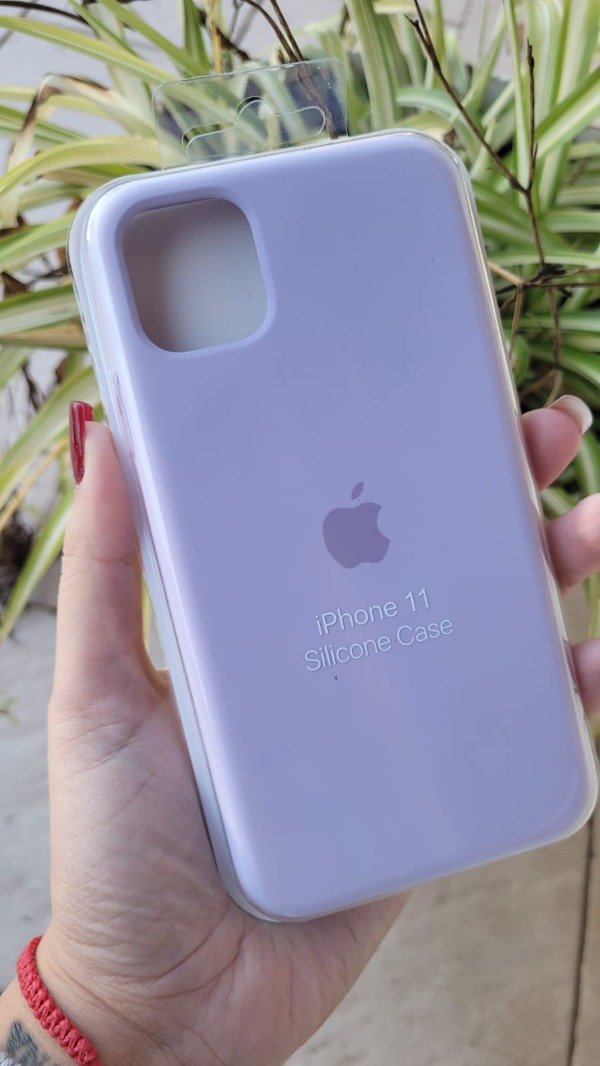Producto - Iph 11 case silicona con felpa lila claro