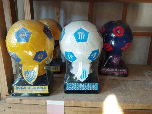 Producto - Alcancias Trofeos pintados