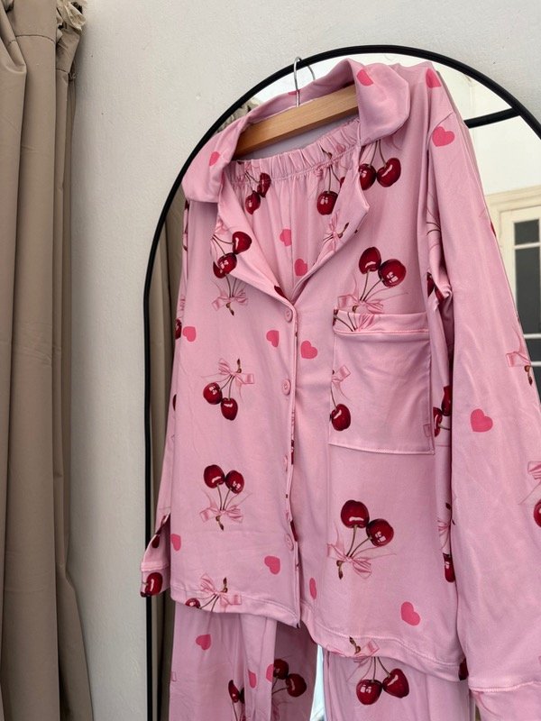 Producto - Pijama largo camisero Josefina cerezas
