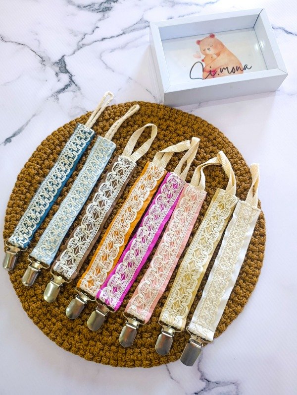 Producto - Portachupetes beba