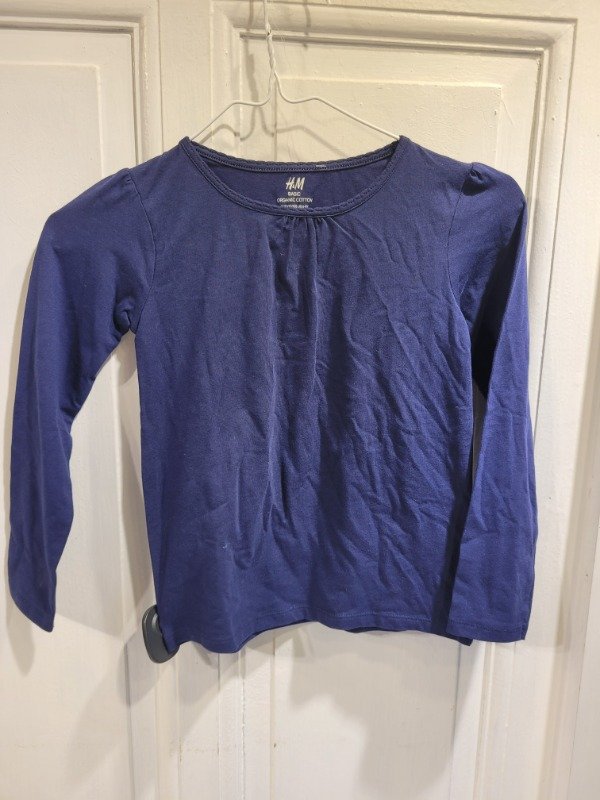Producto - Remera HyM Azul marino Talle 6/8 años - PRECIO: 9X
