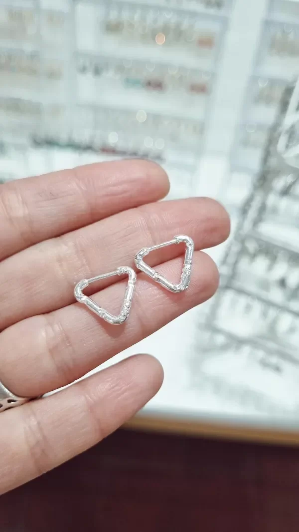 Producto - Arg triangulo labrado AB cierrecubano