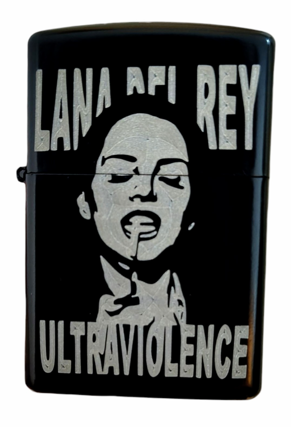 Producto - ENCENDEDOR RECARGABLE A BENCINA LANA DEL REY ULTRAVIOLENCE