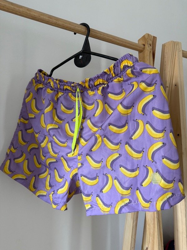 Producto - Short de baño lila con bananas