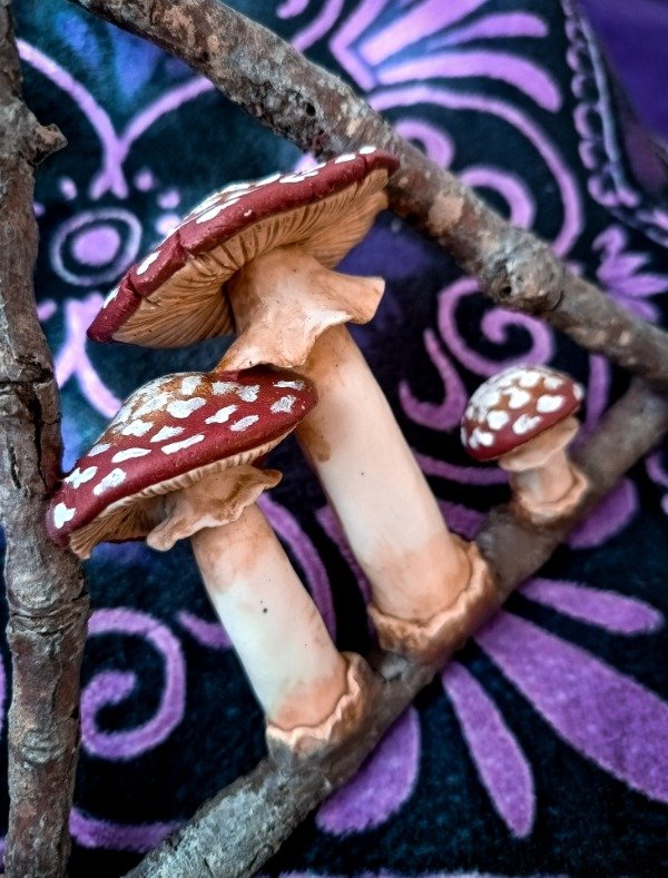 Producto - Corona en triangulo simple hongo seta amanita muscaria