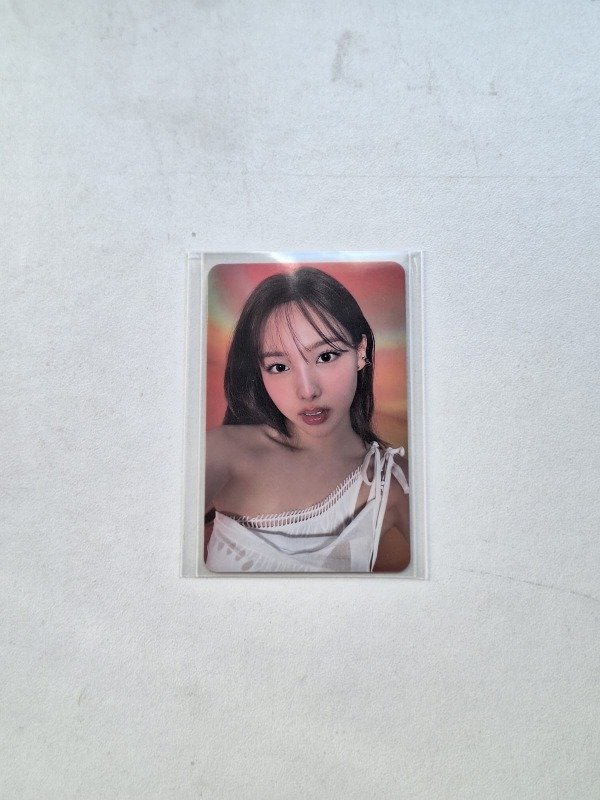 Producto - Nayeon Twice With Youth (2)