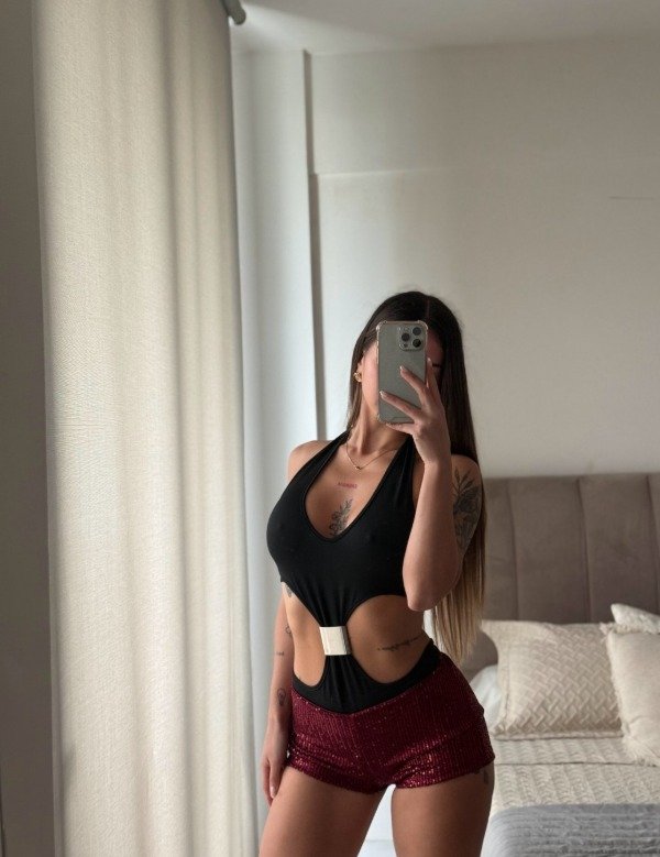 Producto - SHORT LENTEJUELAS BORDO