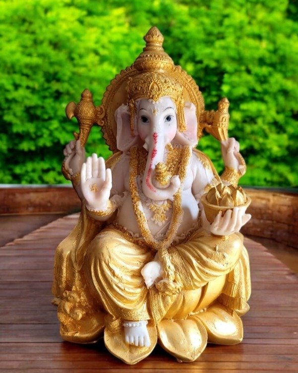 Producto - Ganesha Sentada En Flor De Loto
