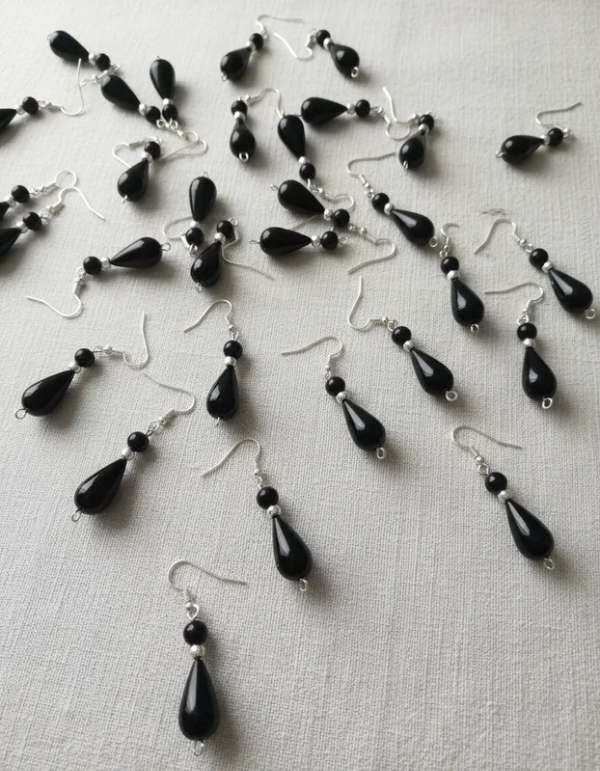 Producto - Aros Con Gota 2 Cm Negro