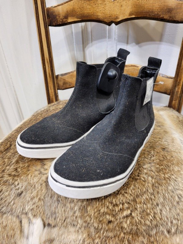 Producto - Botas CARA Y SECA negras gamuzadas suela blanca NUEVAS Talle 33 - PRECIO: 50X
