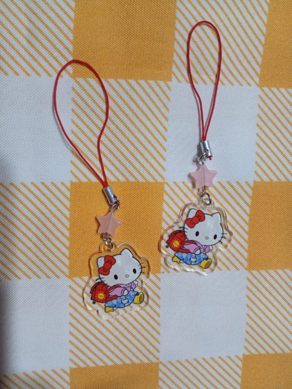 Producto - Charm Hello Kitty Escolar