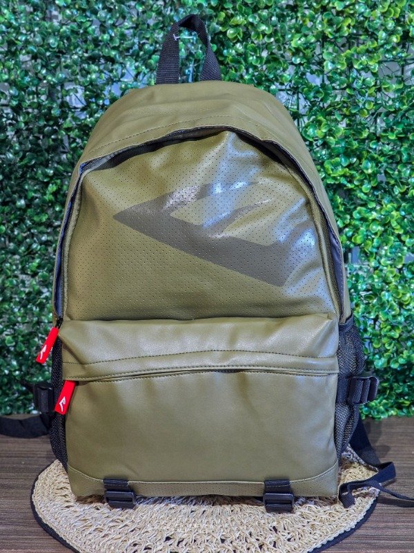 Producto - Mochila Everlast Porta Notebook Reforzada Cuero PU