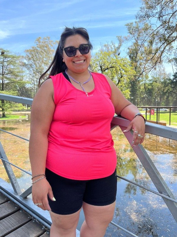 Producto - musculosa dry fit plus fucsia