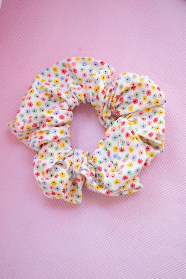 Producto - Scrunchie xl flores - 1
