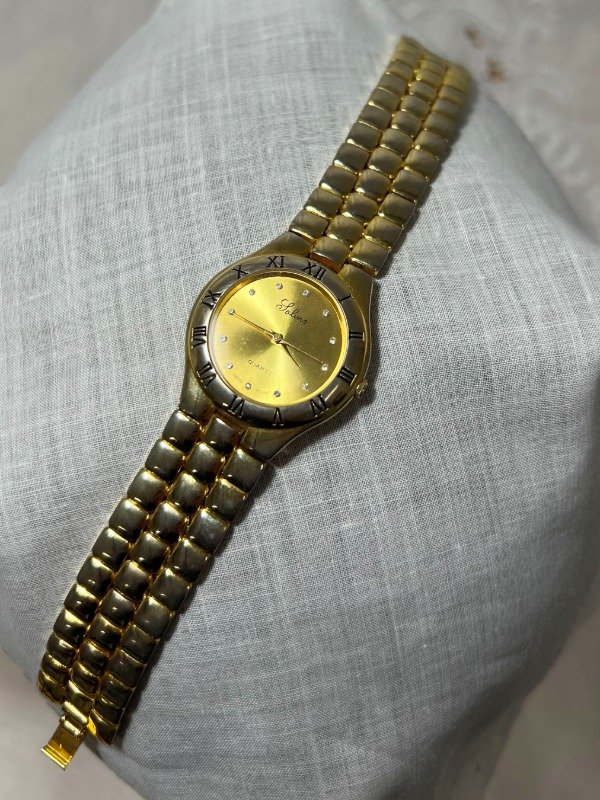 Producto - Espectacular reloj dorado de malla trenzada