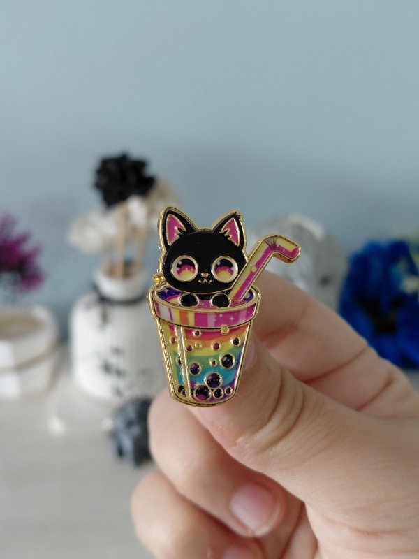 Producto - Pin metalizado - Michi arcoíris #2442