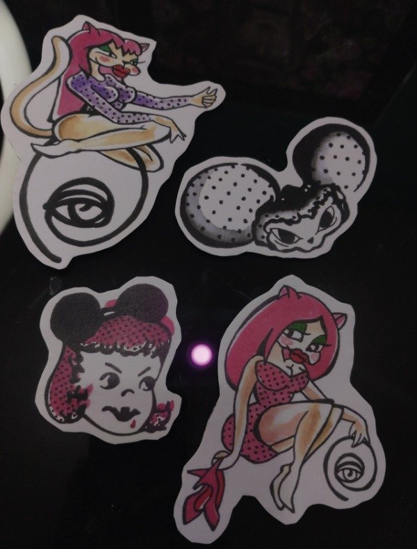 Producto - Stickers LOS CHICOS QUIEREN MAS - Set x 4