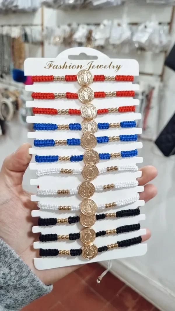 Producto - Pulseras san benito doradas bijou regulables