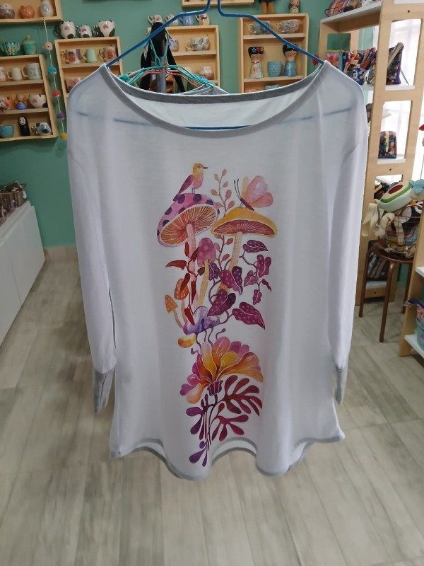Remera evasé hongos