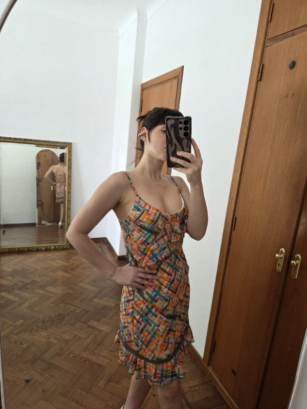 Vestido trazos de colores y volados — imagen 4