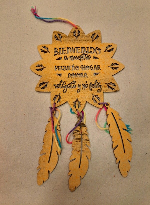 Producto - Atrapasueño Fibrofacil (MDF) pintado 30 cm "Bienvenido..."