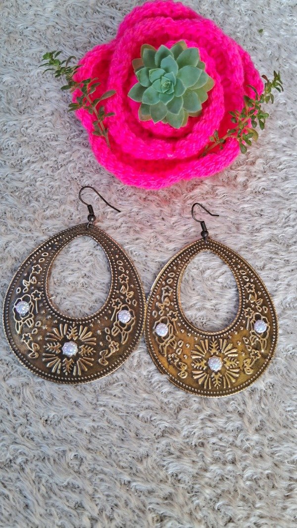 Producto - Aros colgantes ovalados con relieve