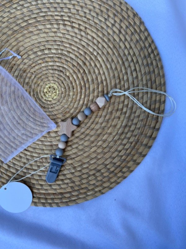 Producto - Portachupete silicona estrella