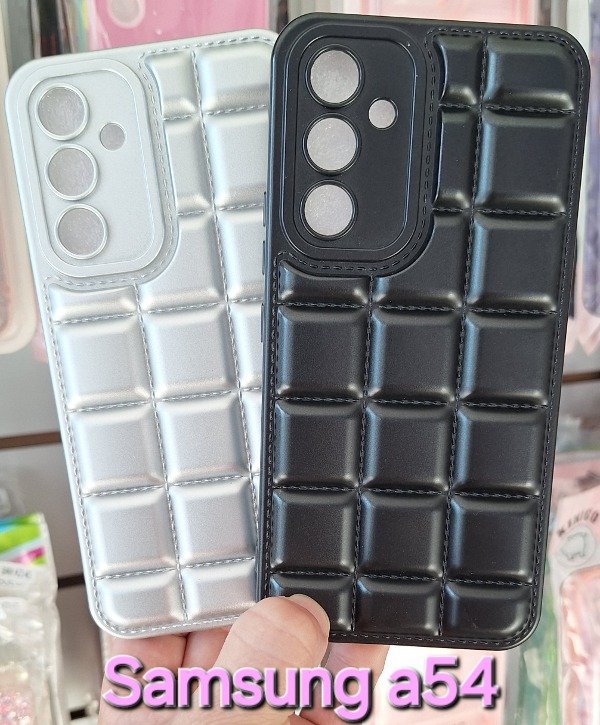 Producto - Fundas puffer chocolate. Samsung a54