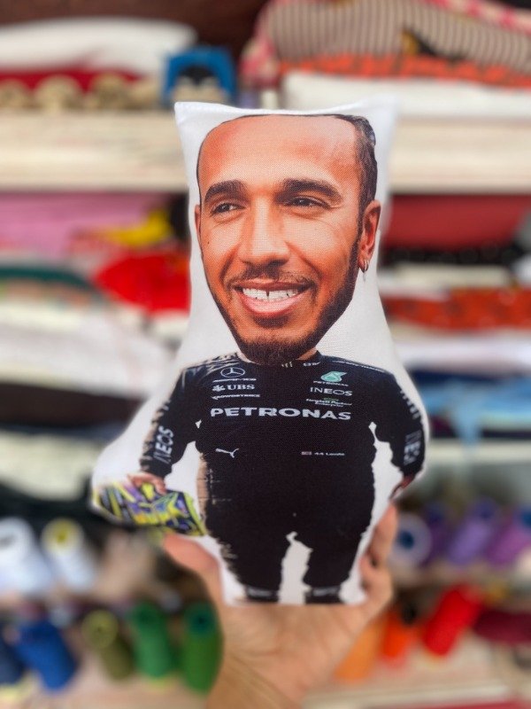 Producto - Muñeco Lewis Hamilton chiquito 01