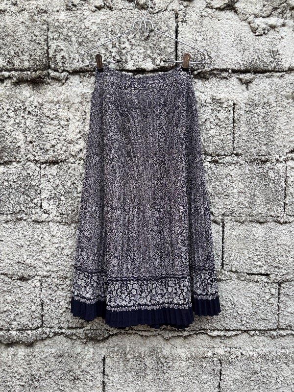Producto - falda plizada vintage azul y flores