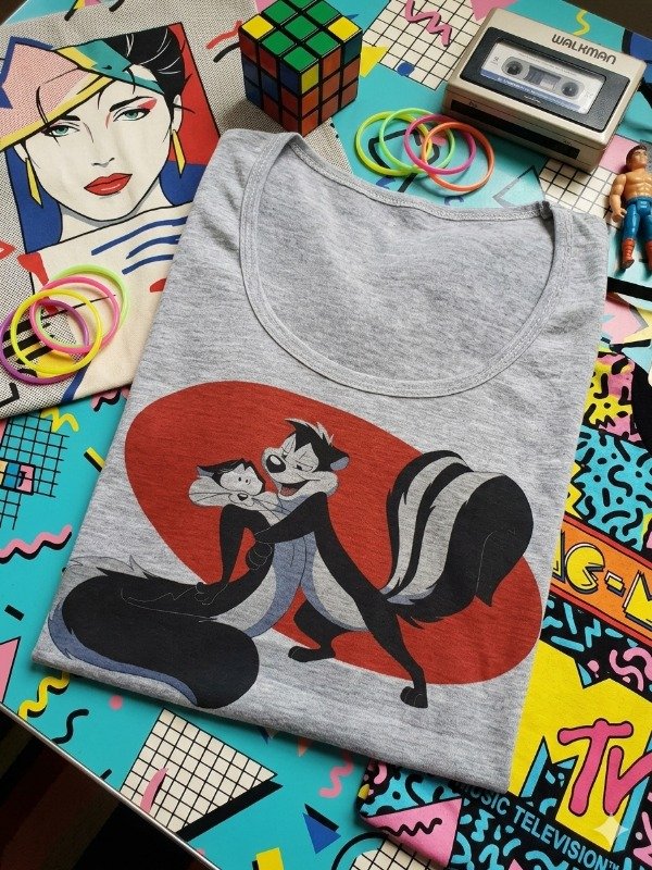 Producto - Remera Mujer Pepe Le Pew Gris