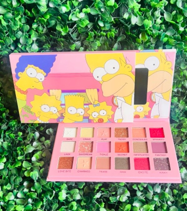 Producto - Paleta de sombras simpsons 18c