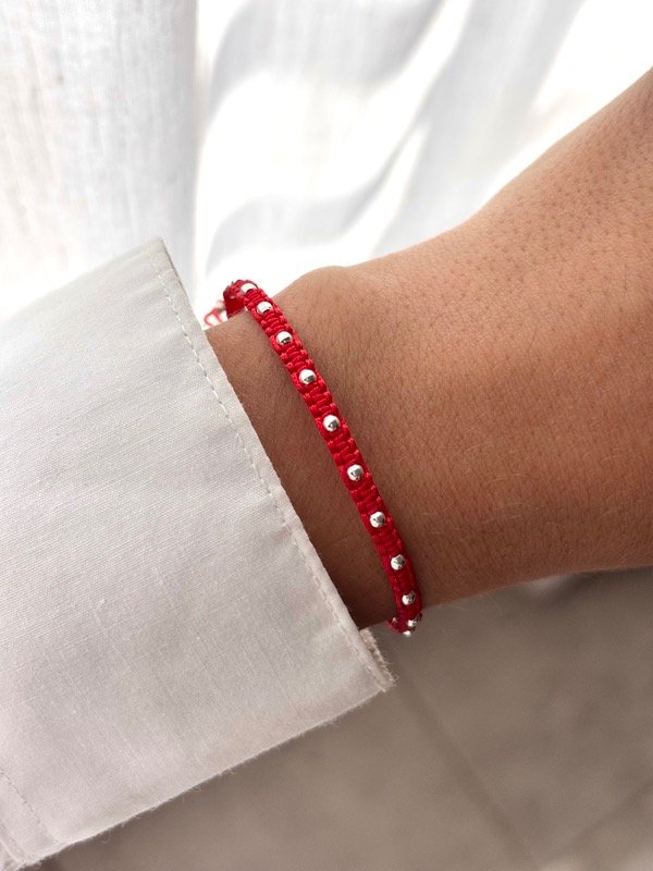 Producto - Pulsera macrame roja bolitas int