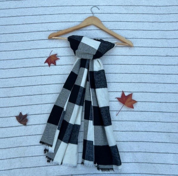 Producto - Ruana ByN de Pilu
