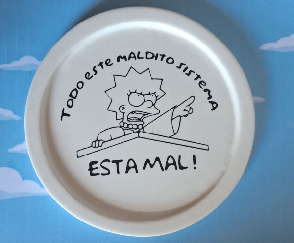 Producto - Bandeja Circular Lisa Simpson Todo el Sistema Está Mal